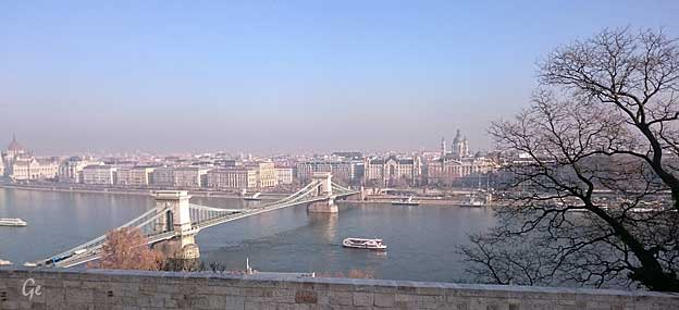 Budapest_Donau_med_Steffansdomen