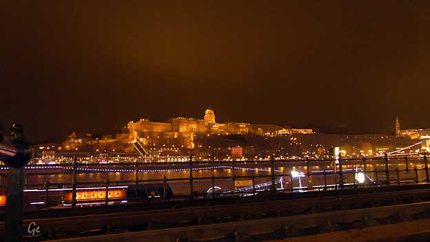 Budapest_slottet_og_Donau