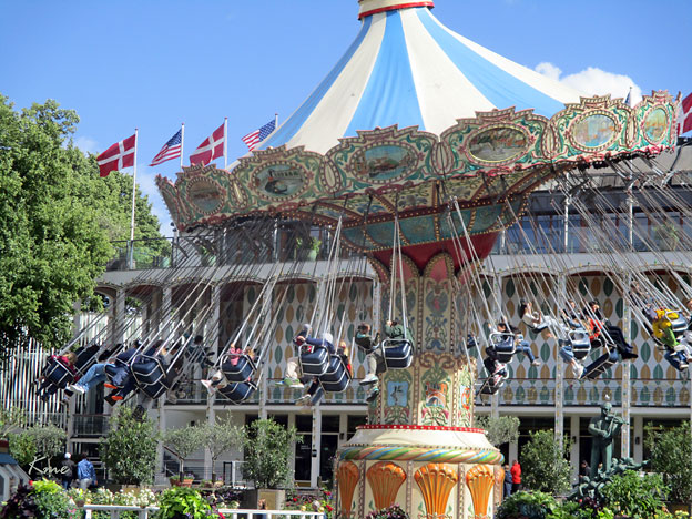 Copenhagen_Tivoli_karusell