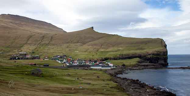 Faroe_Islands_Eysteroy_Gjogv
