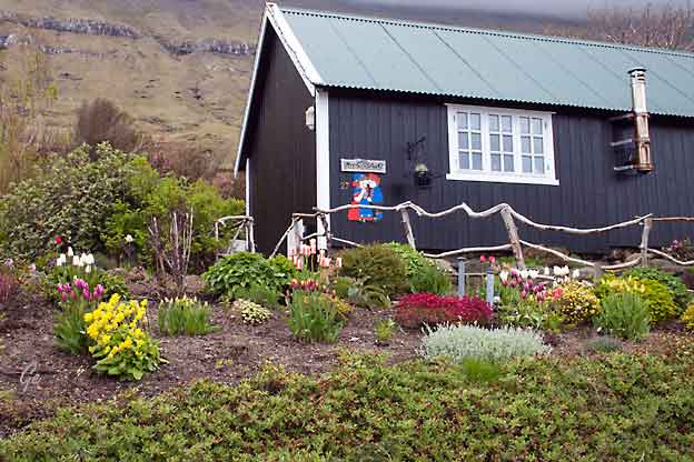 Faroe_Islands_Eysteroy_Soldarfjordur