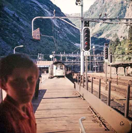 Sveits_Goschenen_jbst_tog_gjennom_st-Gotthard