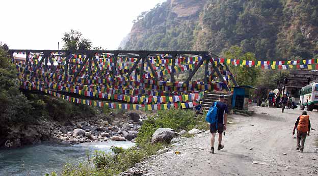 Nepal_trekking_Ghandruk_Pokhara_Birethanti
