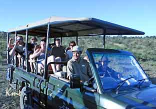 South-Africa_Springbok-Lodge_safari_safaribil