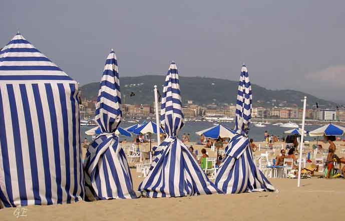 Spania_San-Sebastian_Donostia_strandparasoller