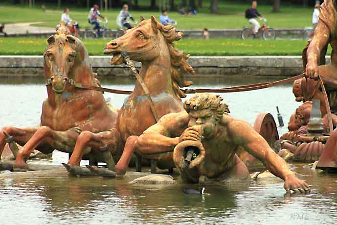 Frankrike_Versailles_fontene_med_hester
