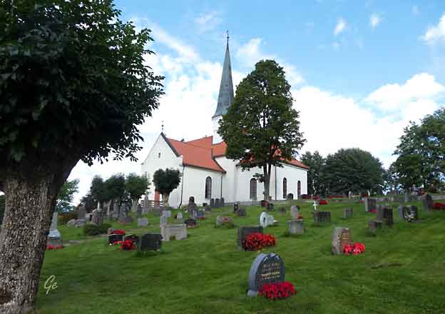 Vikersund_Heggen_kirke.