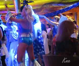 Cruise_Costa-Magica_bar_Salento_ABBA-show