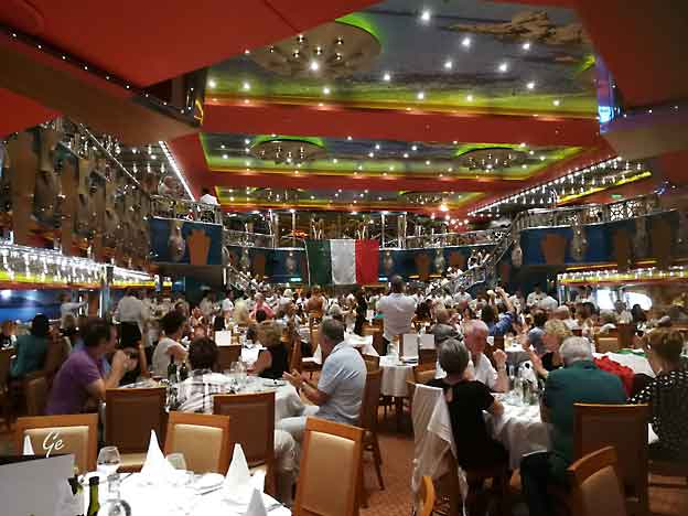 Cruise_Costa-Magica_restaurant-Smeralda