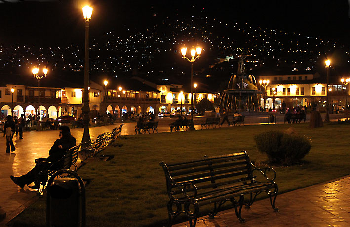 Natt_over_Plazade_Armas_i_Cusco_Peru