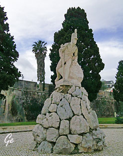 Cascais_festningen_skulptur_soldat