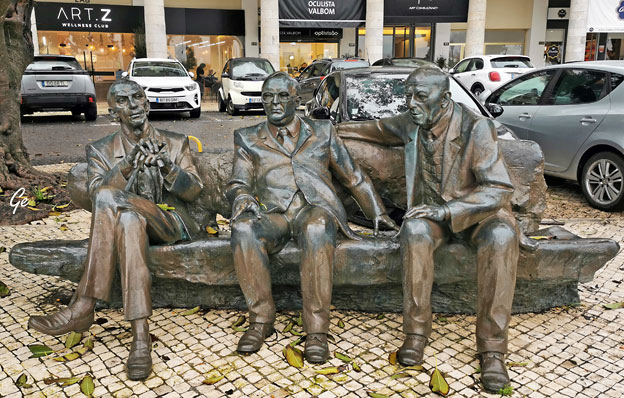 Estoril_skulptur_tre_menn_benk