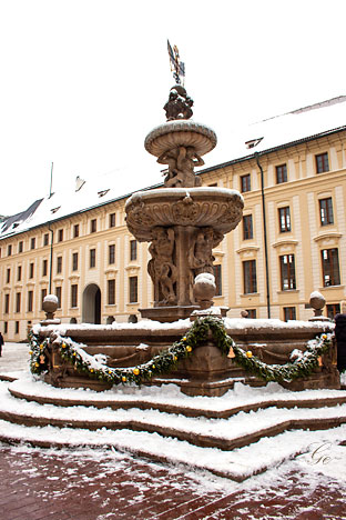Praha-slott_Leopoldova-kasna