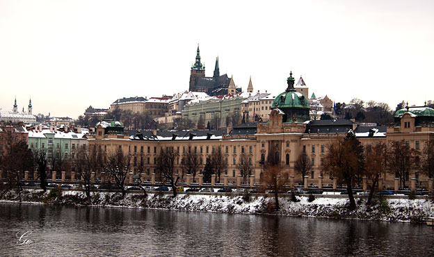 Praha_elva_Vitava_mot_slottet