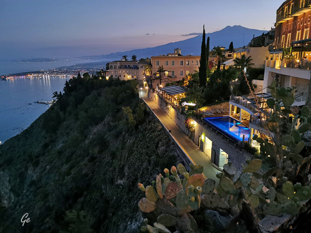 Taormina_utsikt_fra_hovedgata