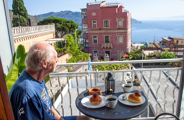 Taormina_frokost_balkongen