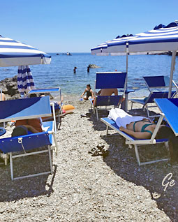 Taormina_stranda_ved_Isola-Bella