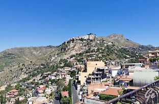 Taormina_mot_Castelmola.