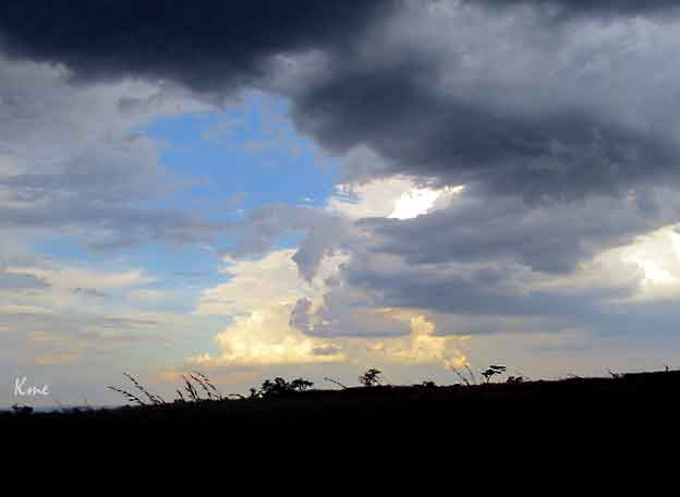 South-Africa_safari_Nambiti_clouds