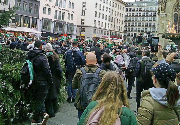 Wien_ved_Stephansdomen_Omonia-Nicosia